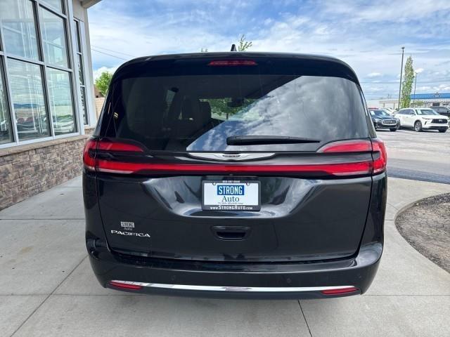 Chrysler Pacifica Touring L FWD 2023