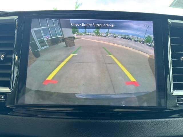 Chrysler Pacifica Touring L FWD 2023