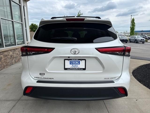 Toyota Highlander Platinum AWD (Natl) 2023