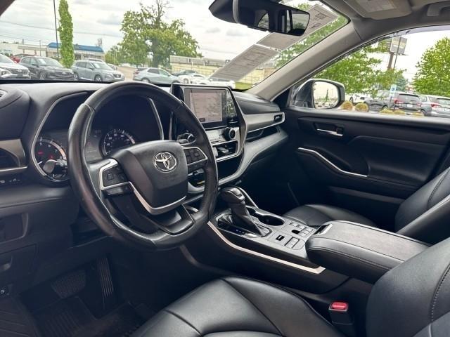 Toyota Highlander Platinum AWD (Natl) 2023