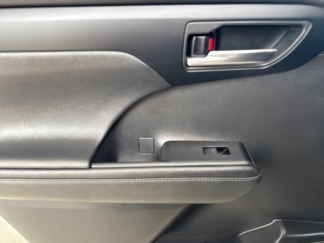 Toyota Highlander Platinum AWD (Natl) 2023