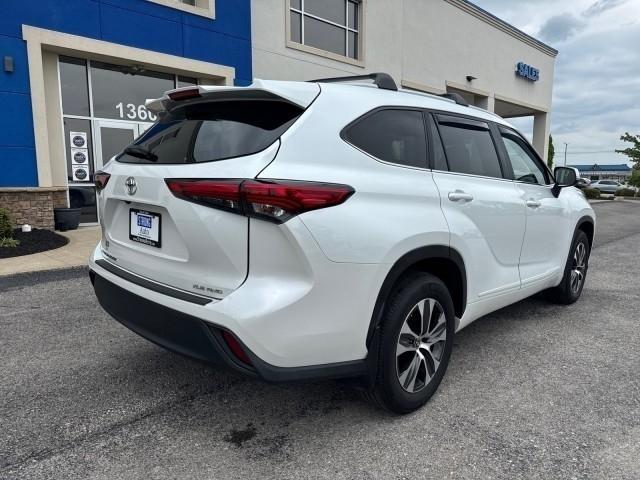 Toyota Highlander Platinum AWD (Natl) 2023