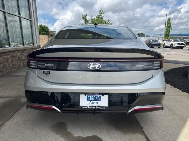 Hyundai Sonata SEL FWD 2025
