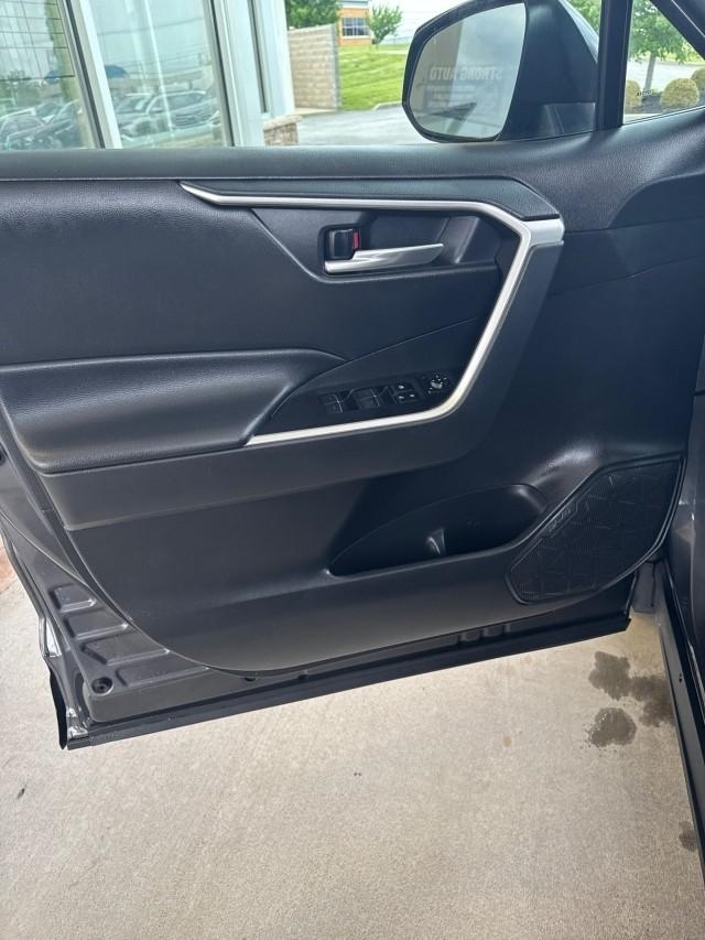 Toyota RAV4 XLE FWD (Natl) 2024