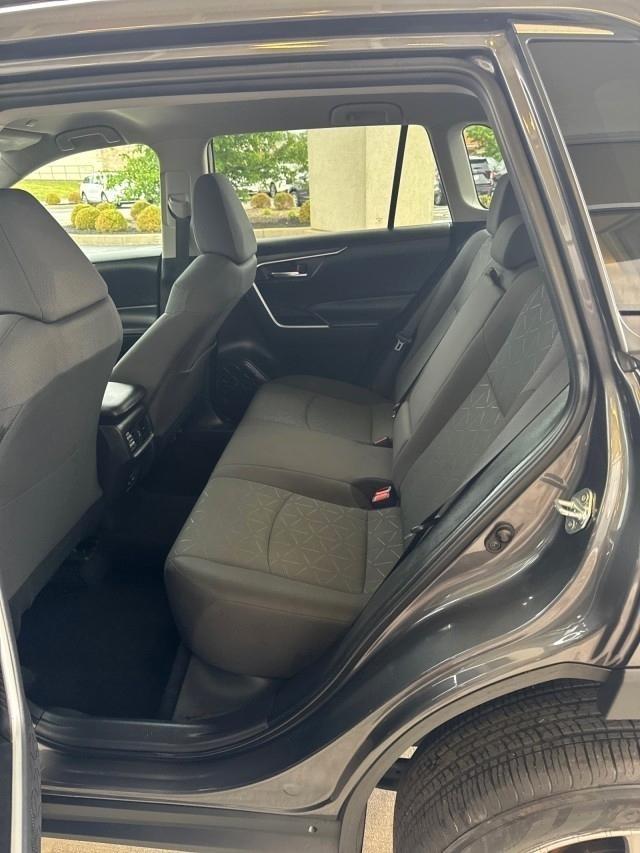 Toyota RAV4 XLE FWD (Natl) 2024