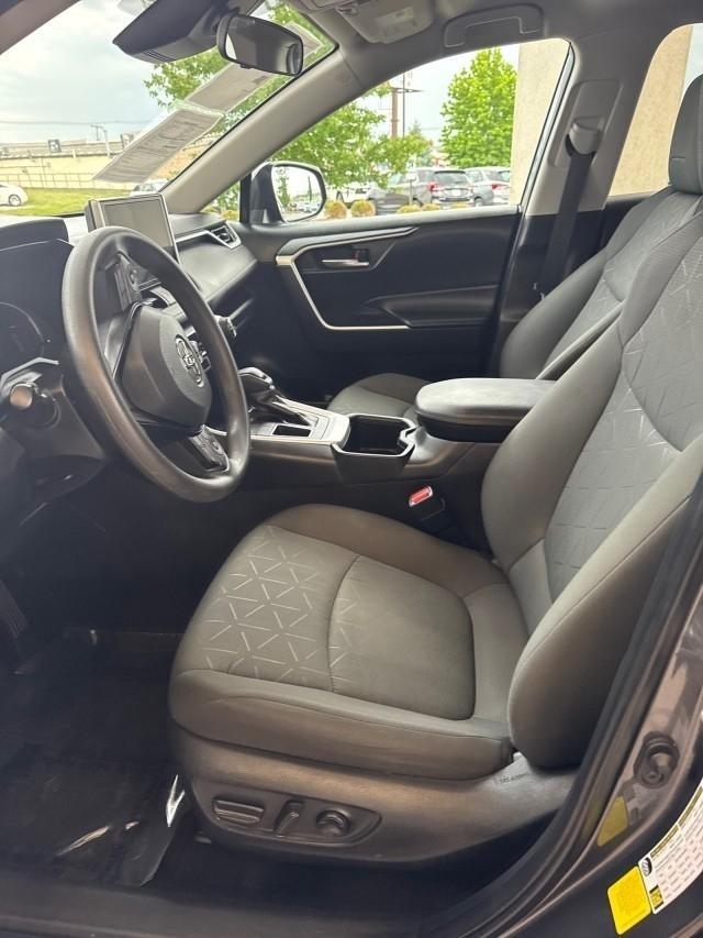 Toyota RAV4 XLE FWD (Natl) 2024
