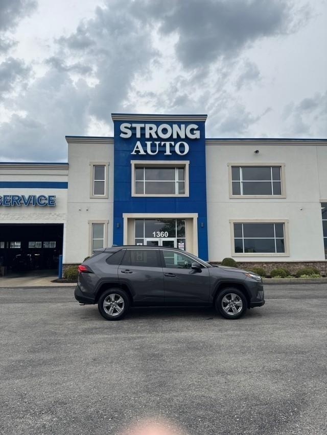 Toyota RAV4 XLE FWD (Natl) 2024