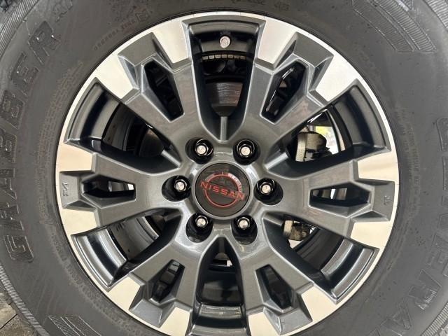 Nissan Titan 4x4 Crew Cab PRO-4X 2024