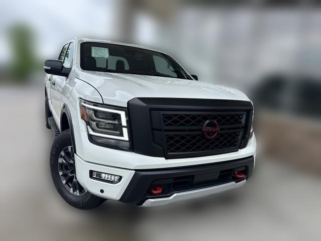 Nissan Titan 4x4 Crew Cab PRO-4X 2024