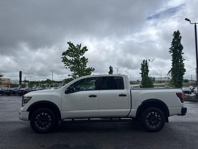 Nissan Titan 4x4 Crew Cab PRO-4X 2024