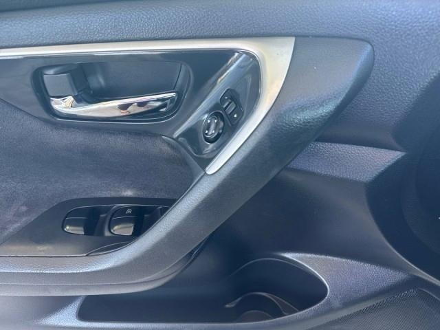 Nissan Altima 4dr Sdn I4 2.5 SV 2013