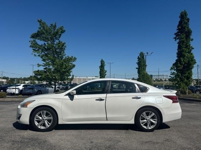 Nissan Altima 4dr Sdn I4 2.5 SV 2013