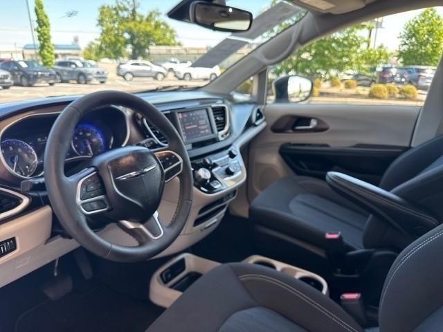 Chrysler Voyager LX FWD 2024
