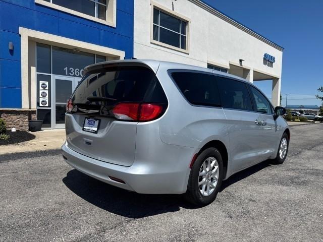Chrysler Voyager LX FWD 2024