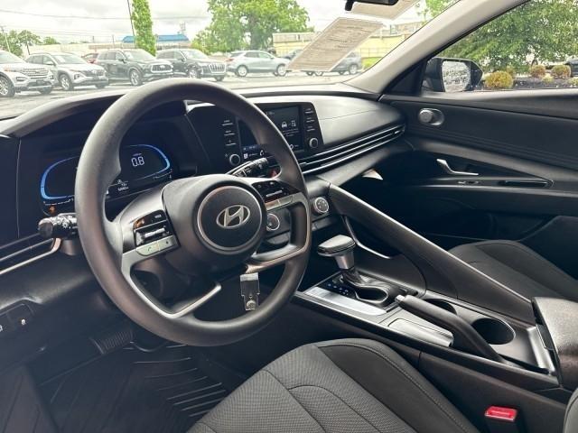 Hyundai Elantra SE IVT 2024