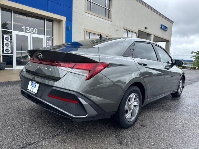 Hyundai Elantra SE IVT 2024