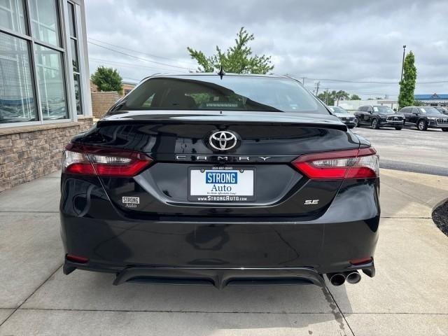 Toyota Camry SE Auto (Natl) 2024