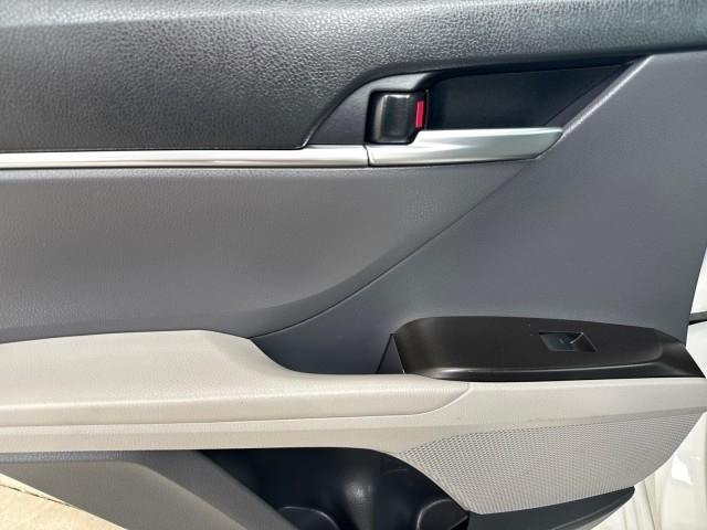 Toyota Camry SE Auto (Natl) 2024