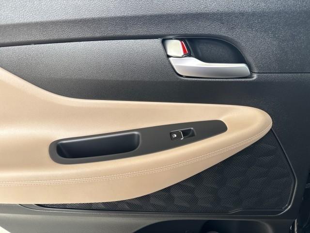 Hyundai Santa Fe SE FWD 2023