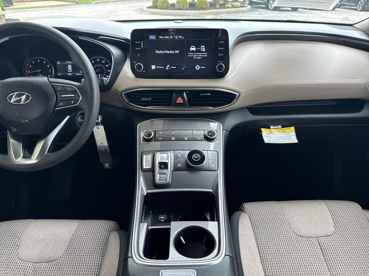 Hyundai Santa Fe SE FWD 2023