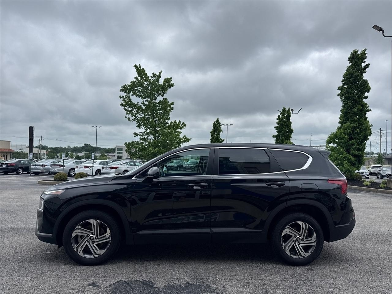 Hyundai Santa Fe SE FWD 2023