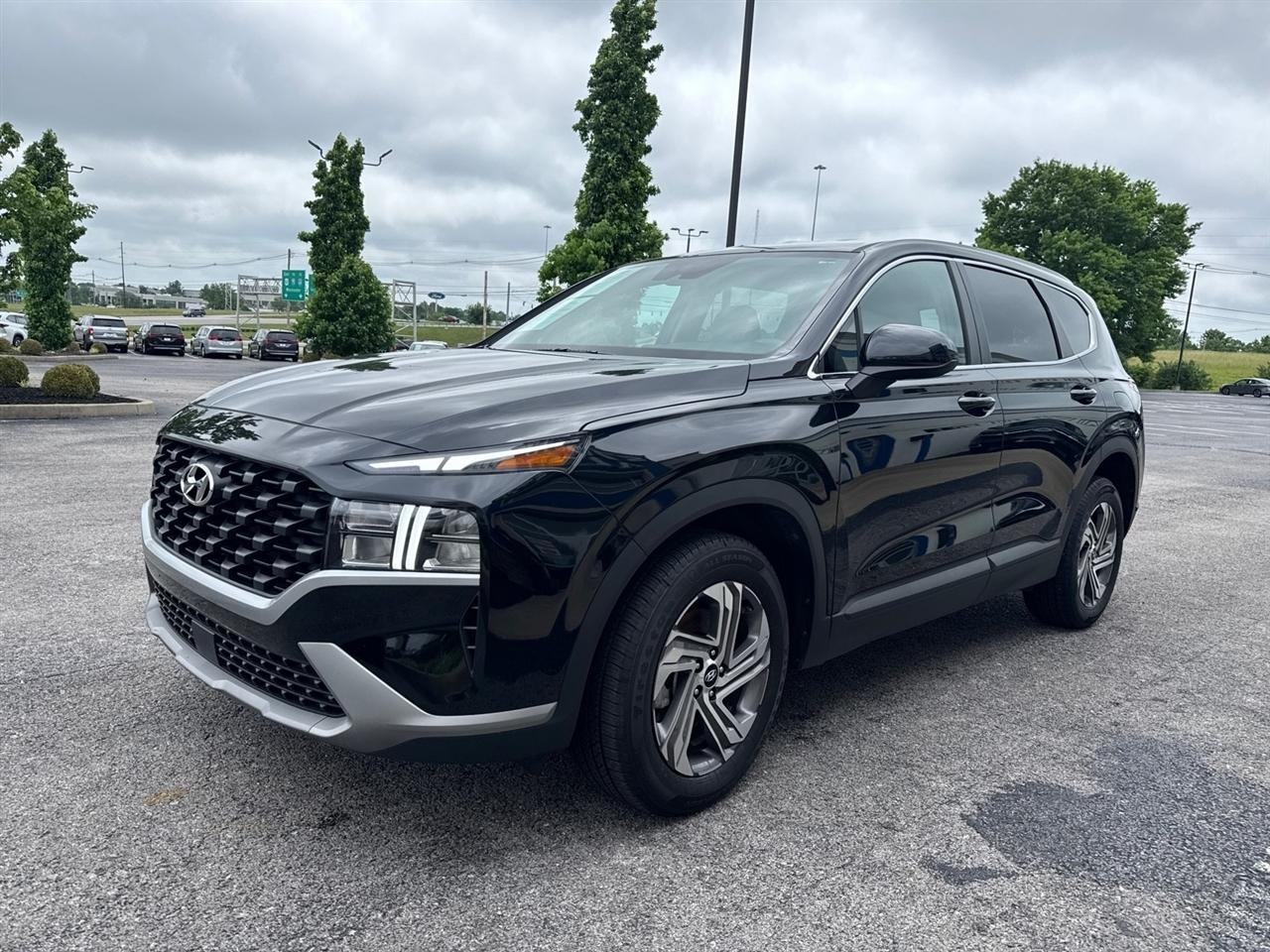 Hyundai Santa Fe SE FWD 2023