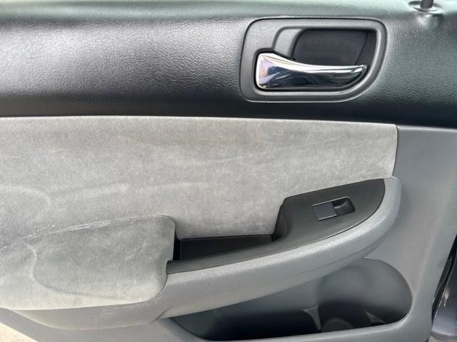 Honda Accord Sdn LX AT 2005