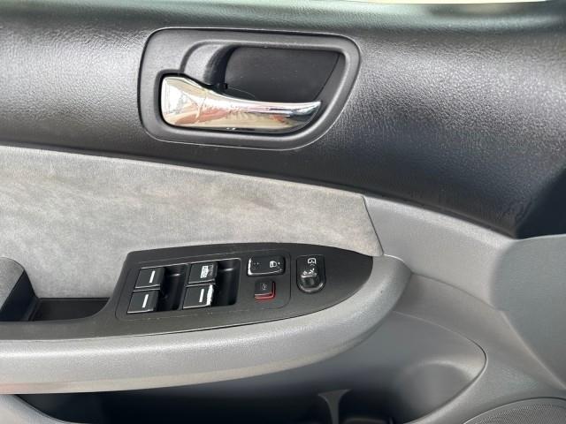 Honda Accord Sdn LX AT 2005