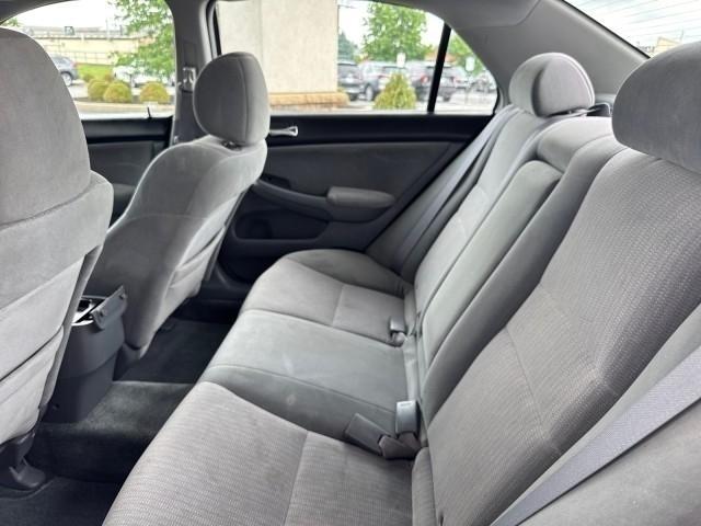 Honda Accord Sdn LX AT 2005