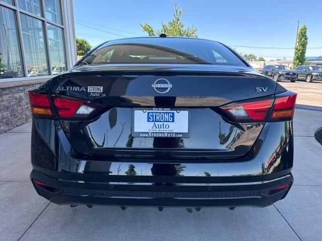 Nissan Altima 2.5 SV Sedan 2024