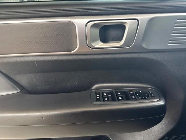 Hyundai Santa Fe SE FWD 2025