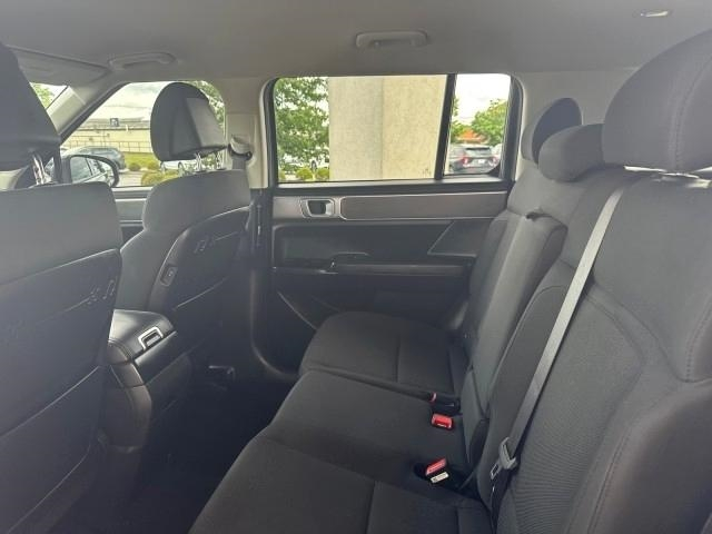 Hyundai Santa Fe SE FWD 2025