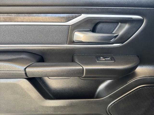 RAM 1500 Big Horn 4x4 Crew Cab 5'7" Box 2022