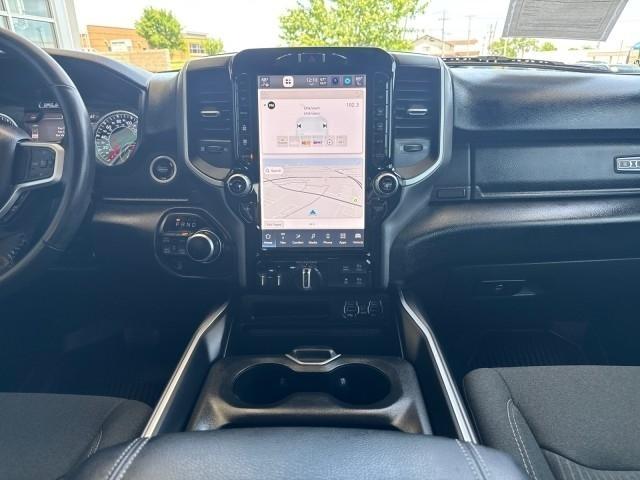 RAM 1500 Big Horn 4x4 Crew Cab 5'7" Box 2022