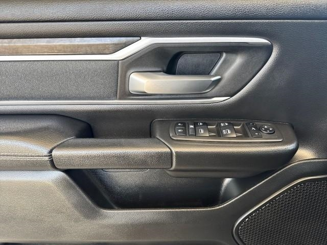RAM 1500 Big Horn 4x4 Crew Cab 5'7" Box 2022