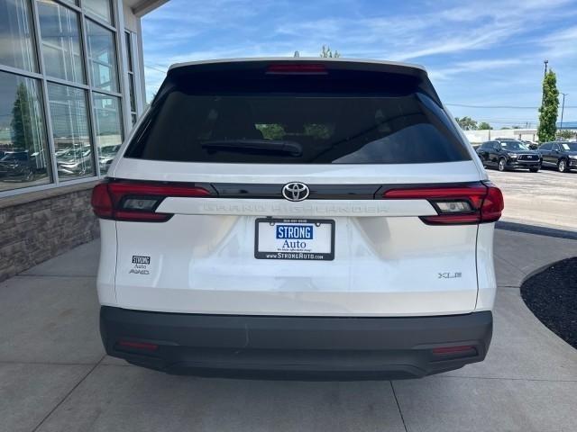 Toyota Grand Highlander Platinum AWD (Natl) 2024