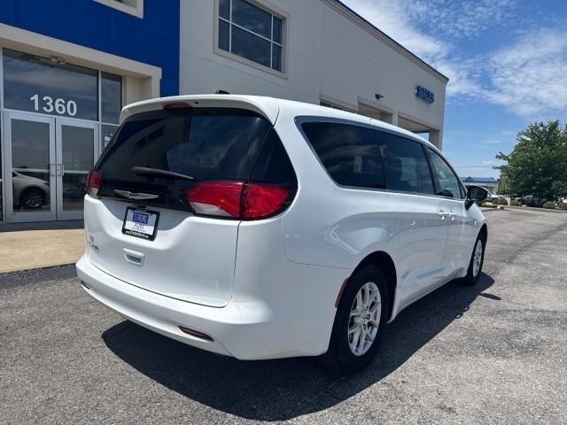Chrysler Voyager LX FWD 2023
