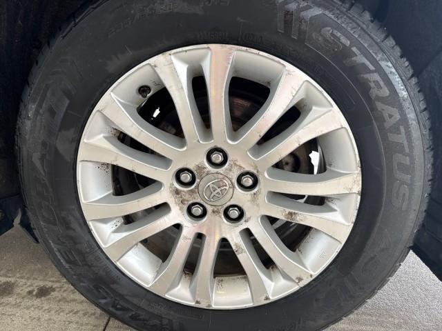 Toyota Sienna 5dr 7-Pass Van V6 XLE AAS FWD (Natl) 2011