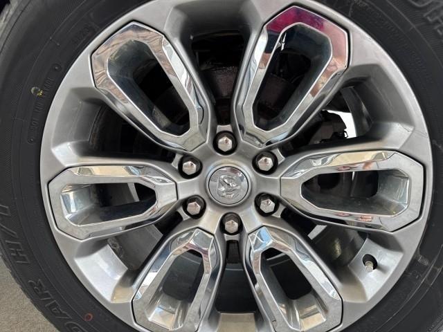 RAM 1500 Laramie 4x4 Crew Cab 5'7" Box 2022