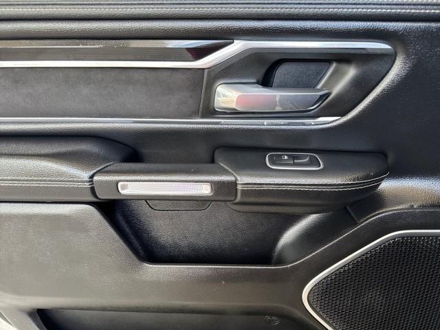 RAM 1500 Laramie 4x4 Crew Cab 5'7" Box 2022
