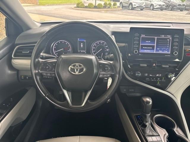 Toyota Camry Hybrid SE Nightshade CVT (Natl) 2023