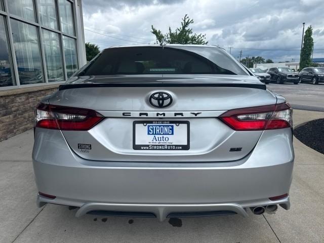Toyota Camry Hybrid SE Nightshade CVT (Natl) 2023