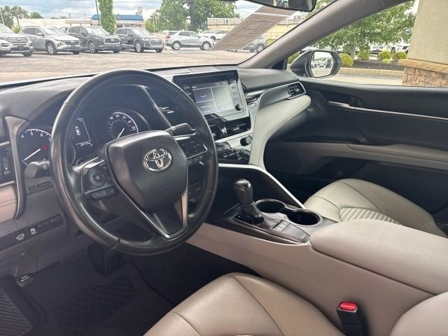 Toyota Camry Hybrid SE Nightshade CVT (Natl) 2023