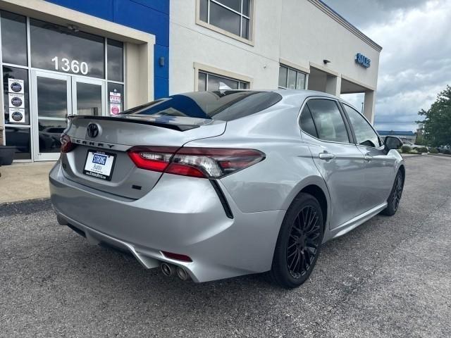 Toyota Camry Hybrid SE Nightshade CVT (Natl) 2023