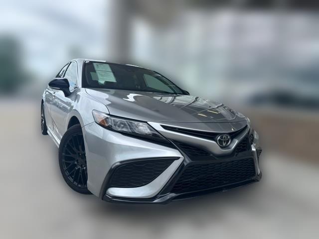 Toyota Camry Hybrid SE Nightshade CVT (Natl) 2023