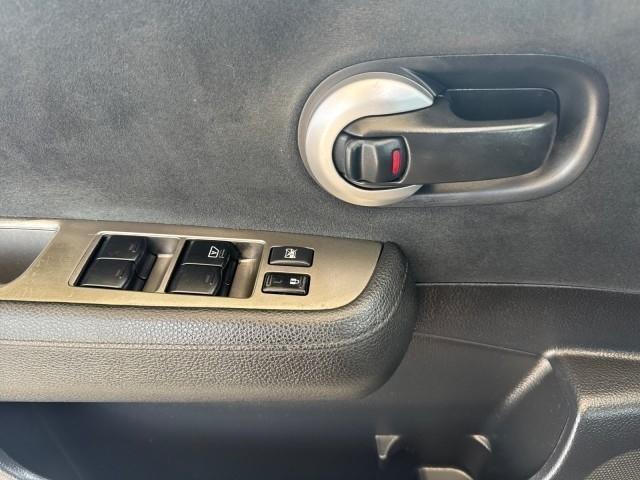 Nissan Versa 5dr HB Auto 1.8 S 2012