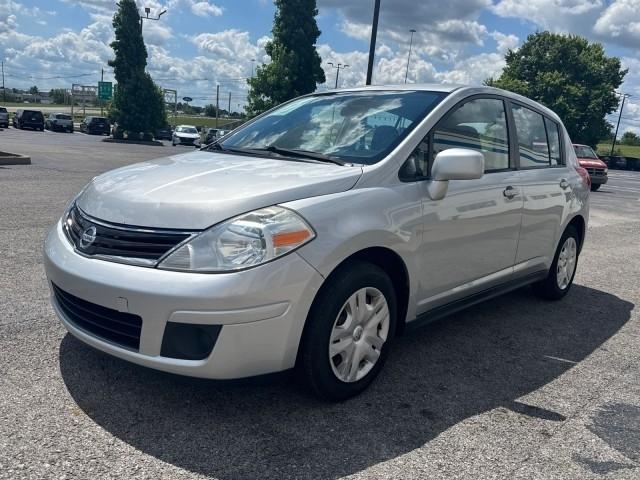 Nissan Versa 5dr HB Auto 1.8 S 2012