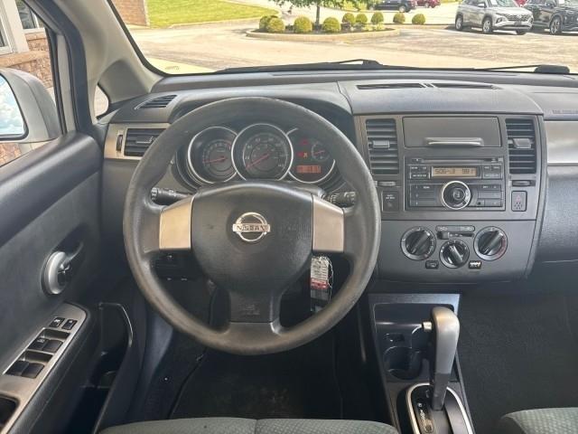 Nissan Versa 5dr HB Auto 1.8 S 2012