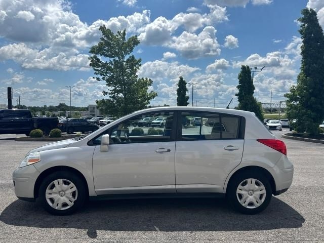 Nissan Versa 5dr HB Auto 1.8 S 2012
