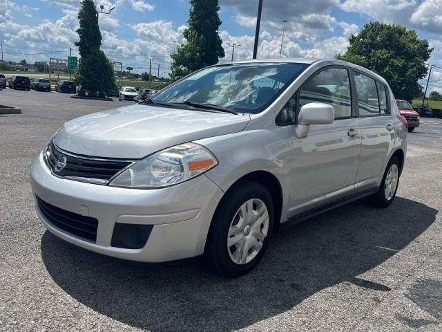 Nissan Versa 5dr HB Auto 1.8 S 2012